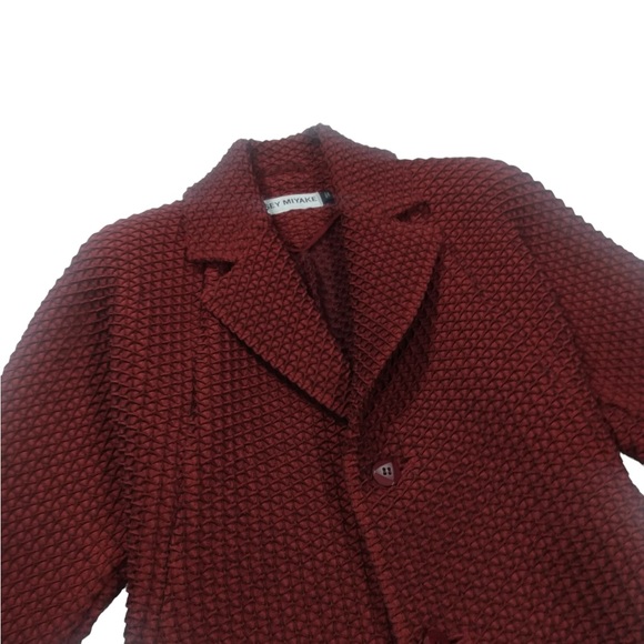 Issey Miyake Diamond pleated Blazer - Picture 5 of 15